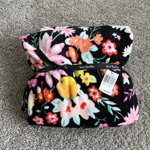NWT!! Vera Bradley blanket